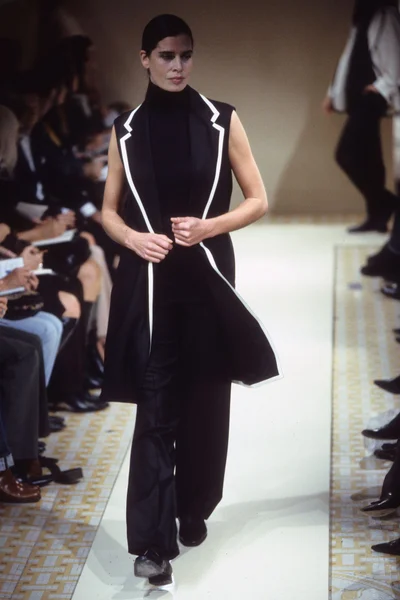 Look 10